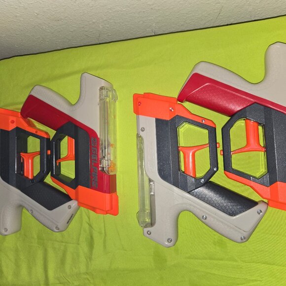 Nerf Pro Gelfire Dual Wield Pack, 2 Blasters, 5000 Gelfire Rounds - Picture 12 of 13